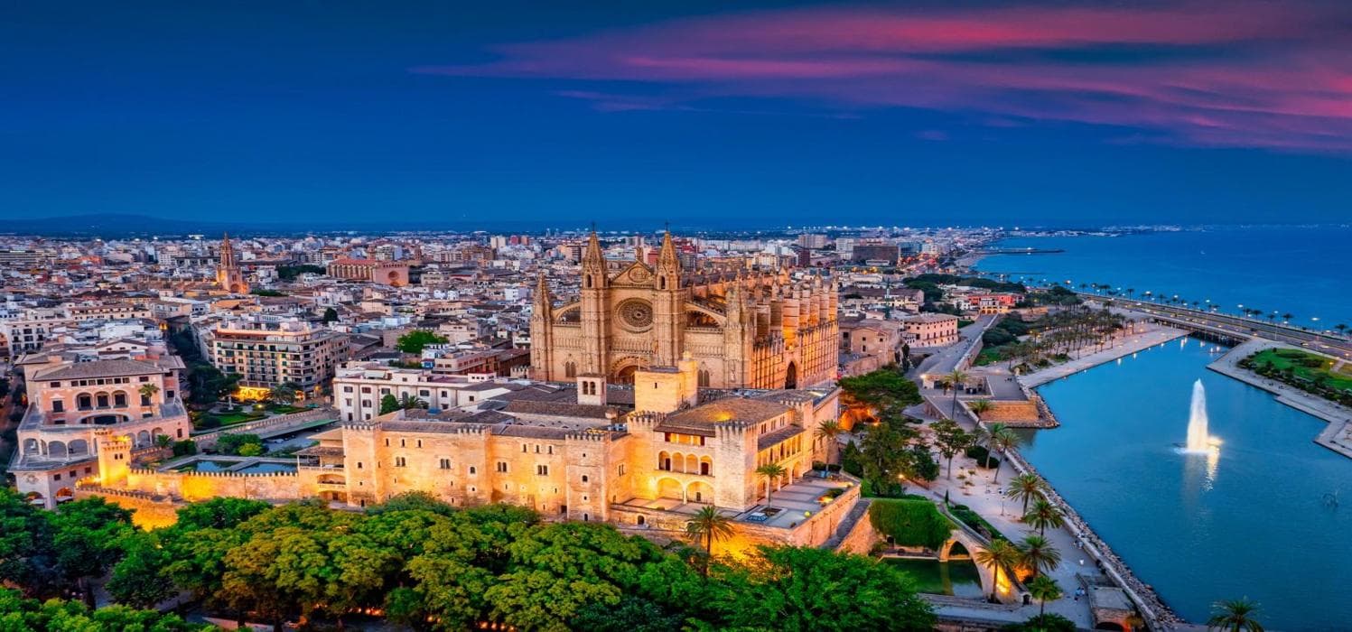 Cathedral and harbor of Palma de Mallorca, Spain