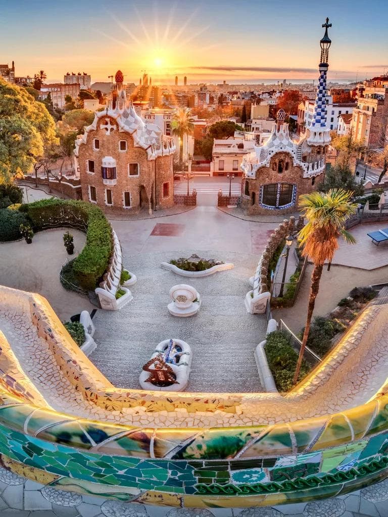Park Güell de Gaudí en Barcelona al atardecer